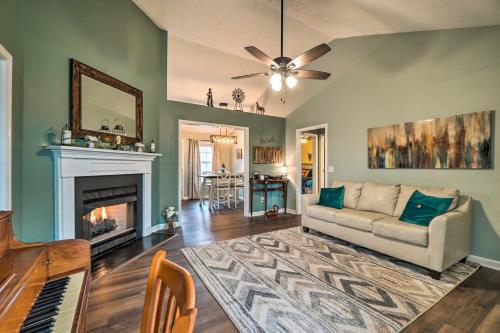 Suburban Getaway with Game Room, 19 Mi to Nashville! in Hunters Store, USA