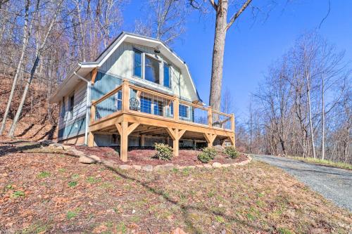 Blue Sky Cottage Romantic Retreat with Mtn Views! in Canton, USA