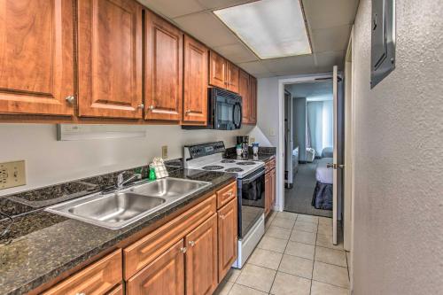 Landmark Resort Condo with Oceanfront Lanai! - image 3