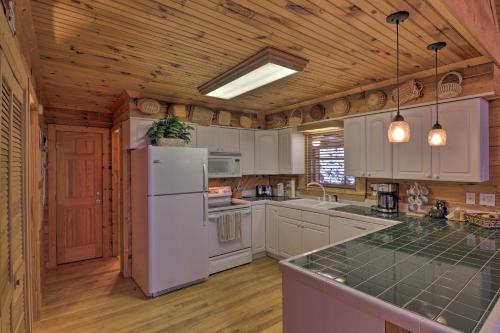 Smoky Mountain Living Grand Cabin with Hot Tub - image 6