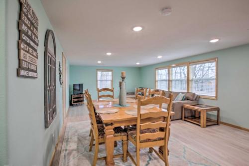 Outdoor Family Fun Large Home by Beaver Lake! in Branson City Center