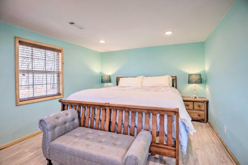 Outdoor Family Fun Large Home by Beaver Lake! in Branson City Center