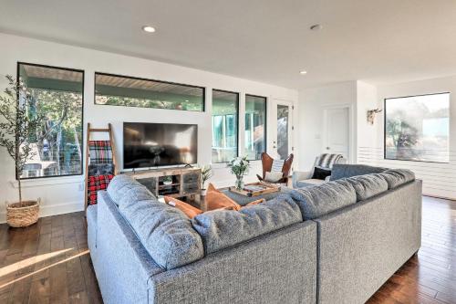 Modern Lakeview Hilltop Retreat with Game Garage! in Granbury, USA