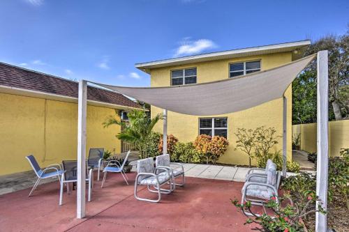 Sunshine State Escape with Bikes Walk to Beach
