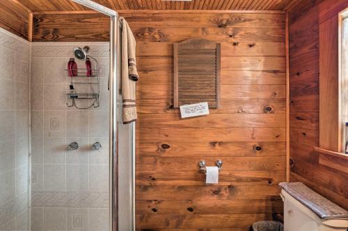 Charming Rustic Guest Home on 100-Acre Ranch - image 13