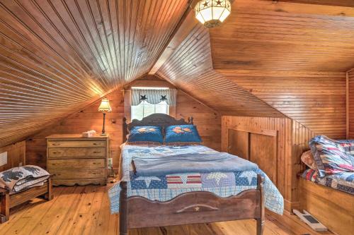 Charming Rustic Guest Home on 100-Acre Ranch - image 11