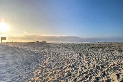 Chic Bay View Condo Less Than 10 Miles to Dtwn San Diego!