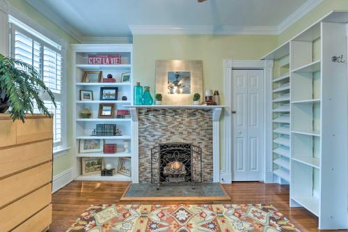 Chic Richmond Apartment with Deck and Patio! - image 6