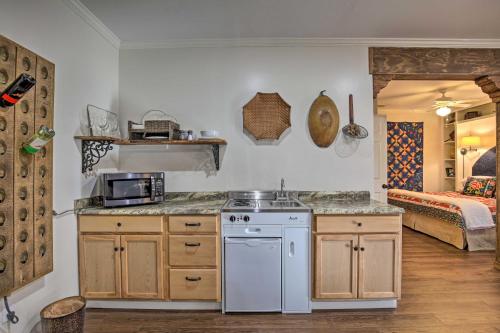 Cozy and Stylish Studio 6 Mi to Scenic Railway - image 7