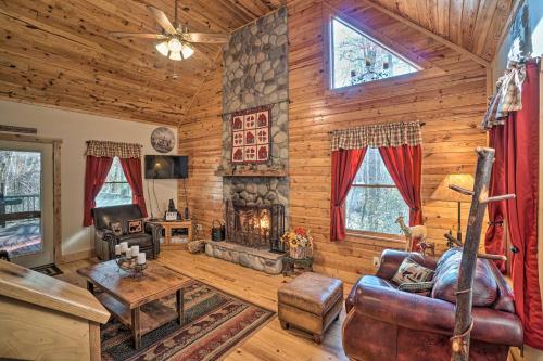 Outdoor Adventure - Charming Cabin with Hot Tub - Sautee Nacoochee