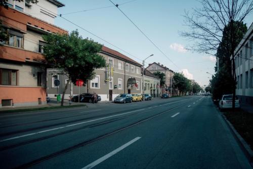 Carnival City Hotel Oradea - image 4