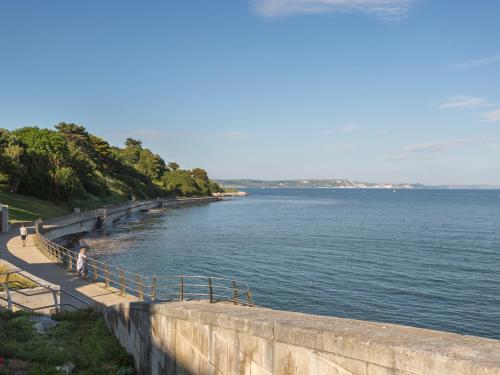 Anvil House WEYMOUTH - image 13