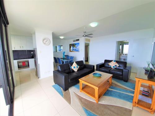 Cairns Ocean View Apartment - image 4