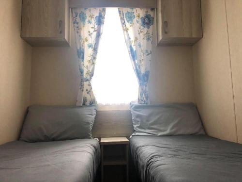 Spruce Deluxe Holiday Home - main image