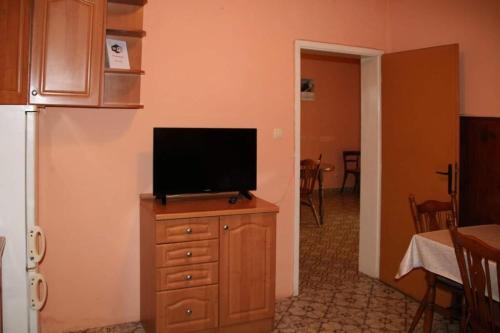 Apartments by the sea Sucuraj, Hvar - 5671