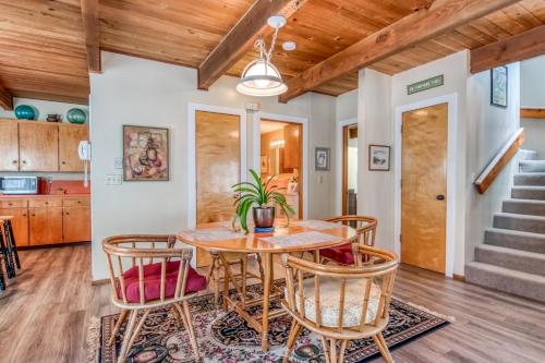 Kami's Beach House - image 5