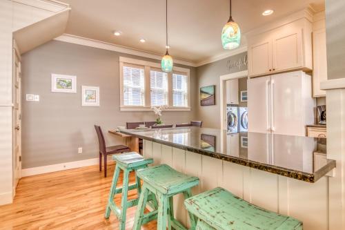 Olivia's Park Place - image 6