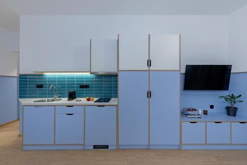 ACRO URBAN SUITES - image 9