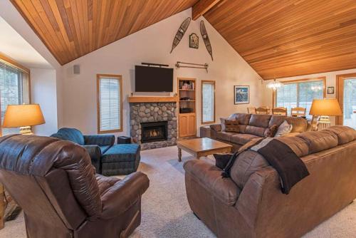Snowshoe Inn - main image