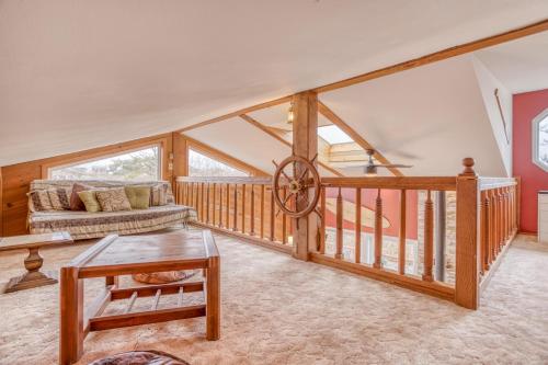 Lakefront Beachhouse - image 5