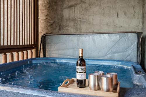 Holiday Special, Mnt View, Indoor Pool, Hot Tub, Game Rm, Mins to PF in Sevierville, USA