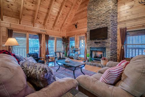 Holiday Special, Mnt View, Indoor Pool, Hot Tub, Game Rm, Mins to PF in Sevierville, USA