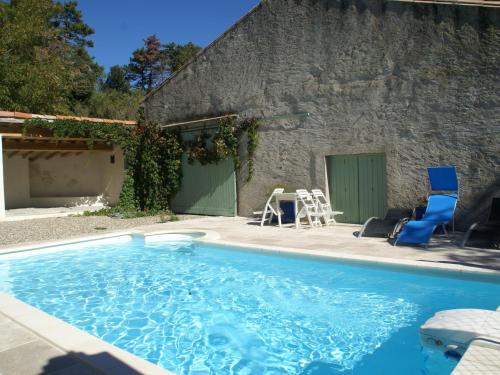 Spacious Cottage on Vineyard in Gaja-et-Villedieu