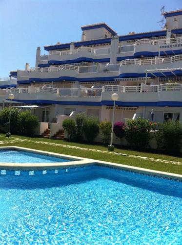 Gorgeous 2-Bed apartment near the beach