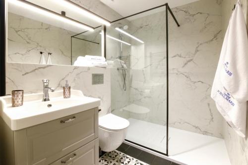 Studio Apartment image 2
