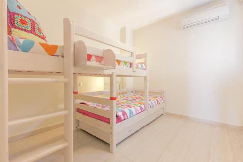 Inviting 2-Bed Apartment in Denia first beach lin