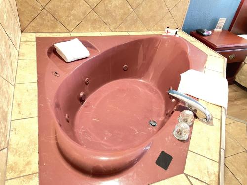 Baymont Inn & Suites - image 12