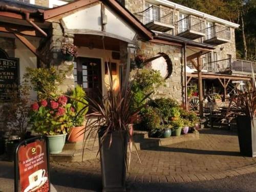 餐飲選擇, 三江源酒店 (Three Rivers Hotel) in 費里賽德