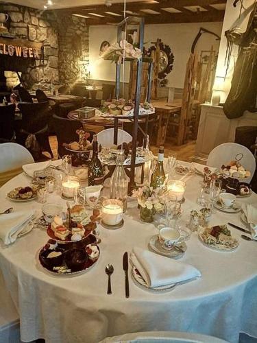 餐廳, 三江源酒店 (Three Rivers Hotel) in 費里賽德