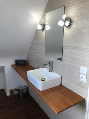 Maison moderne neo-bretonne proche de la cote