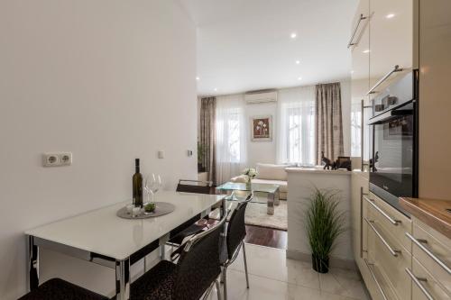 Villa Meri very central and beautiful apartment, Split (photo 8)