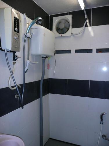 Bathroom, Pekan Budget Hotel in Pekan City
