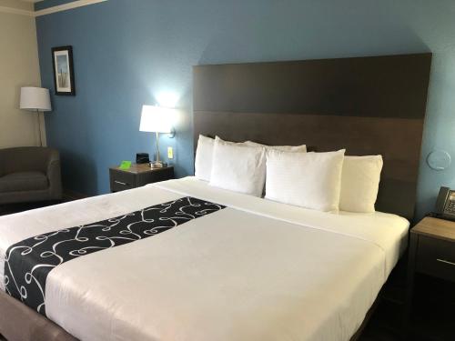 La Quinta Inn & Suites by Wyndham PCB Coastal Palms in פנמה סיטי(אף אל)