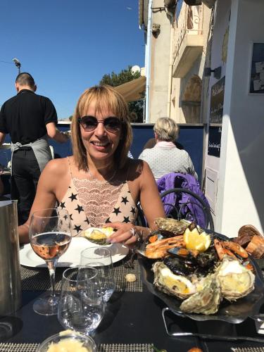 Captivating 4-Bed Villa in Loupian gîte à louer Villeveyrac