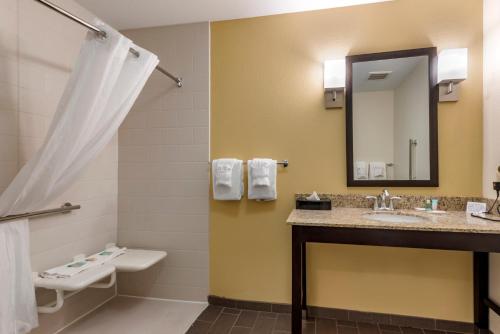 MainStay Suites Moab near Arches National Park - image 12