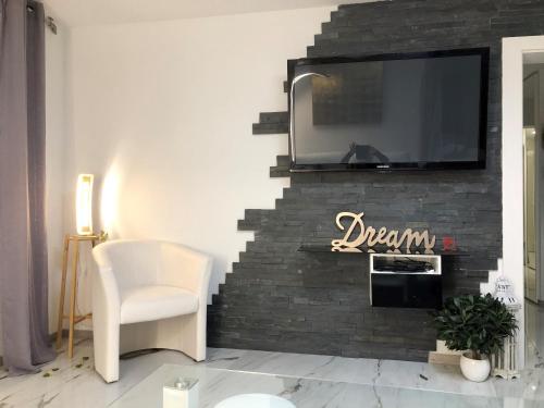  Fabulous Lakeside Family Apartment | 4 Rooms in 1823 Montreux