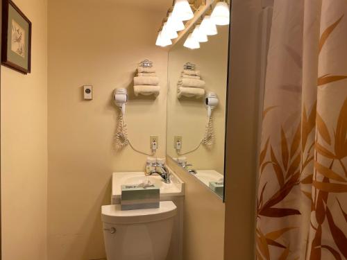 Economy Double Room, Private Bathroom image 5