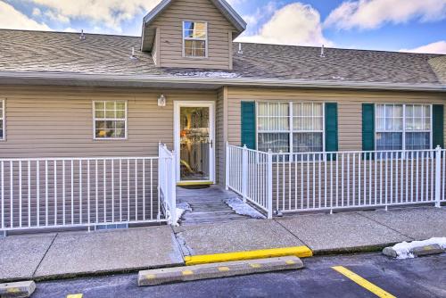 Condo with Family Amenities 3 Mi to Branson Strip! - image 2