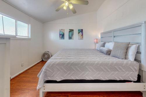 Beachfront Retreat - image 8