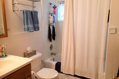 Indian Neck Cottage - image 6