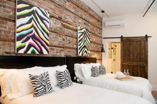2 double beds