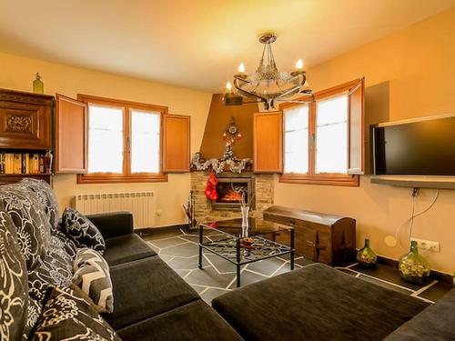Secluded Cottage in Villanueva de Oscos with Private Garden
