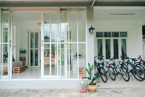 Thirty Tree Garden House