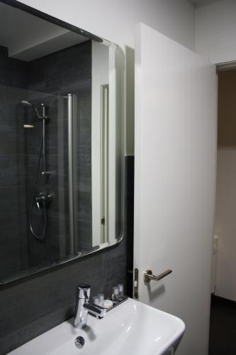 One-Bedroom Apartment image 1