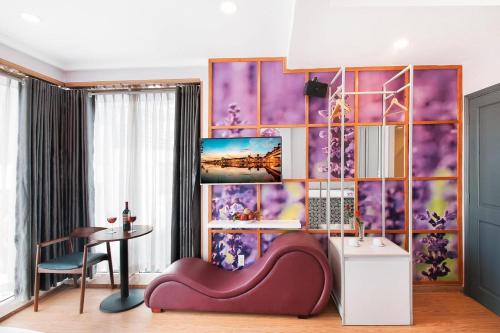 Hotel Diem My in Train Station