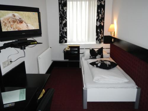 Pension Pharmador – Vienna, NY